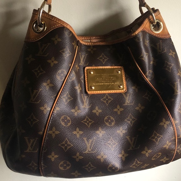 Louis Vuitton bag 💖 - Picture 2 of 15